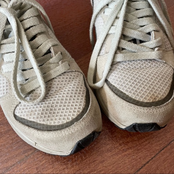 VEJA Off-White & Navy Venturi Sneakers, size 38, fits US 7-8. GUC. - Picture 4 of 7